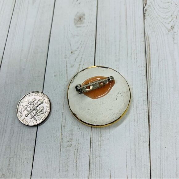 VTG Porcelain Painted Brooch - Picture 2 of 2